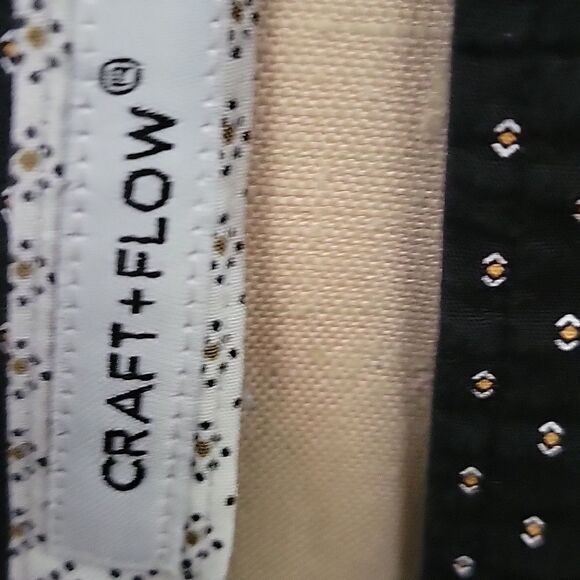 Craft + Flow Men's Black Patterned Shirt With Contrasting Cuffs And Placket. S - Picture 3 of 5
